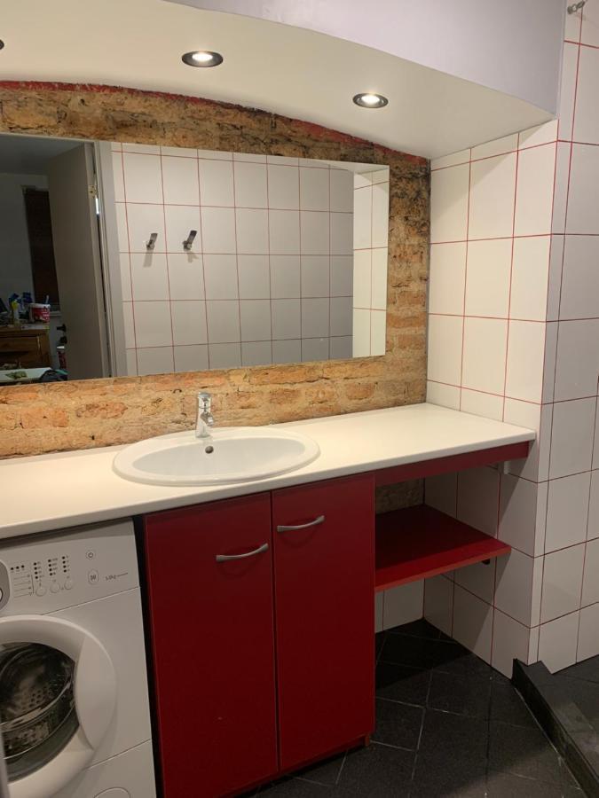 Old Studio Apartment Vilnius Bagian luar foto