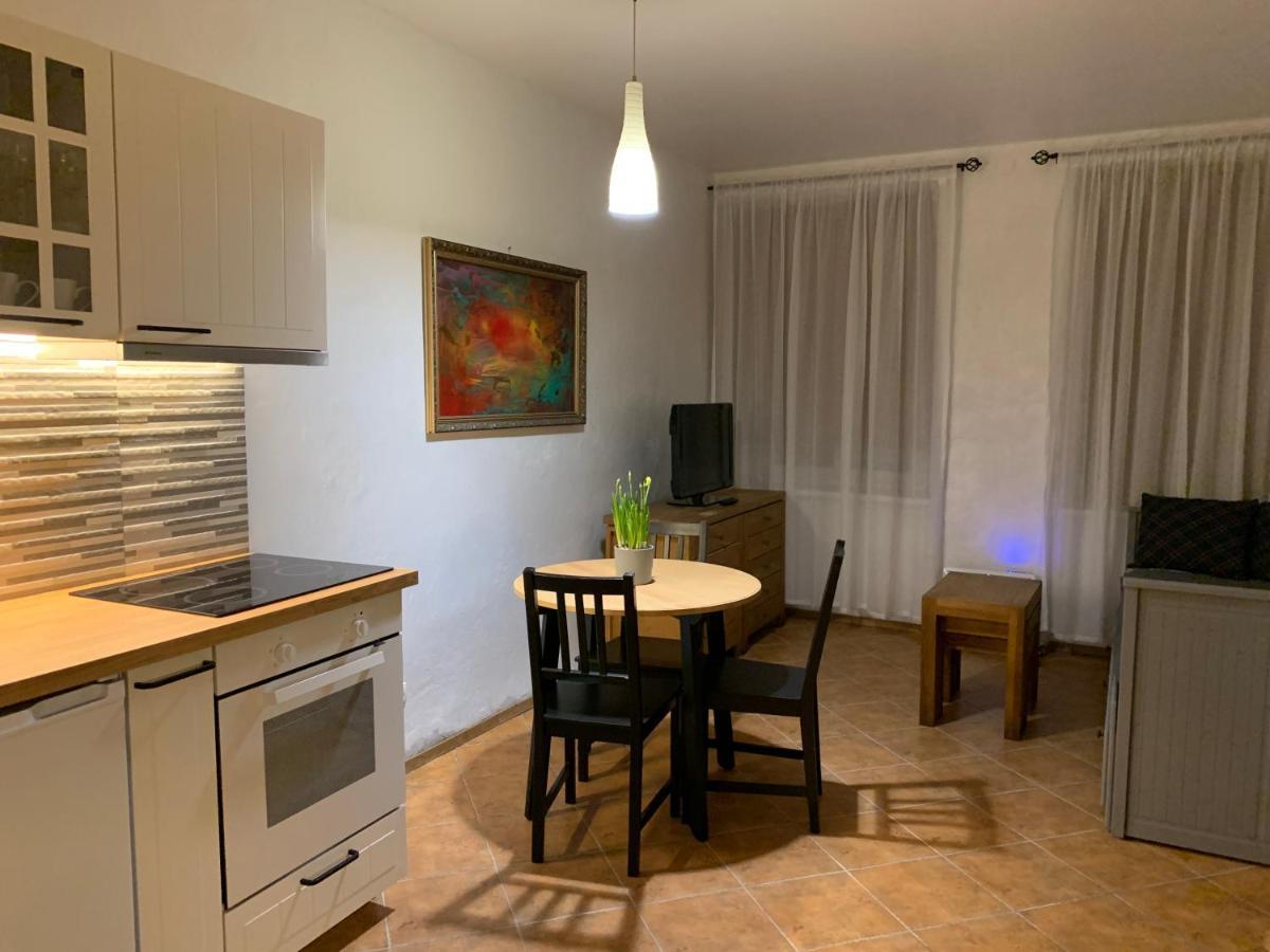 Old Studio Apartment Vilnius Bagian luar foto