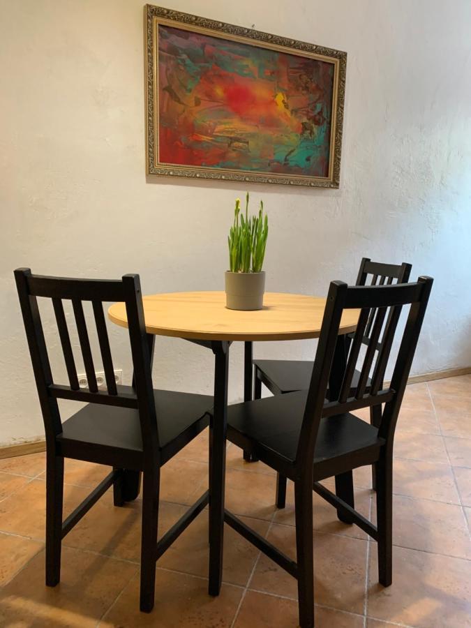 Old Studio Apartment Vilnius Bagian luar foto