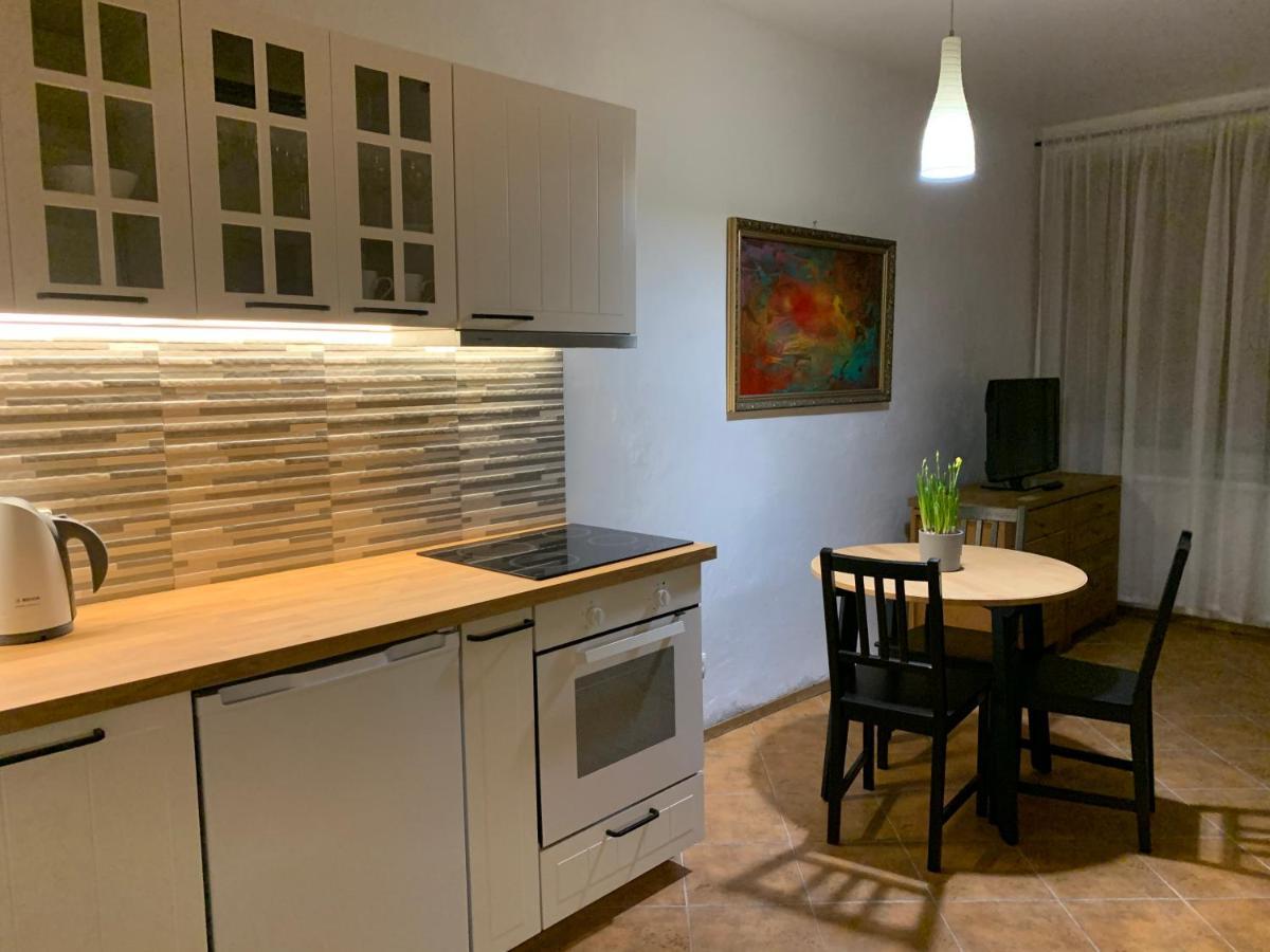 Old Studio Apartment Vilnius Bagian luar foto