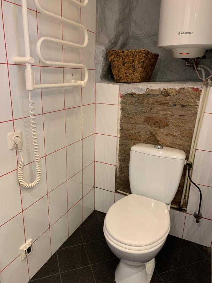 Old Studio Apartment Vilnius Bagian luar foto