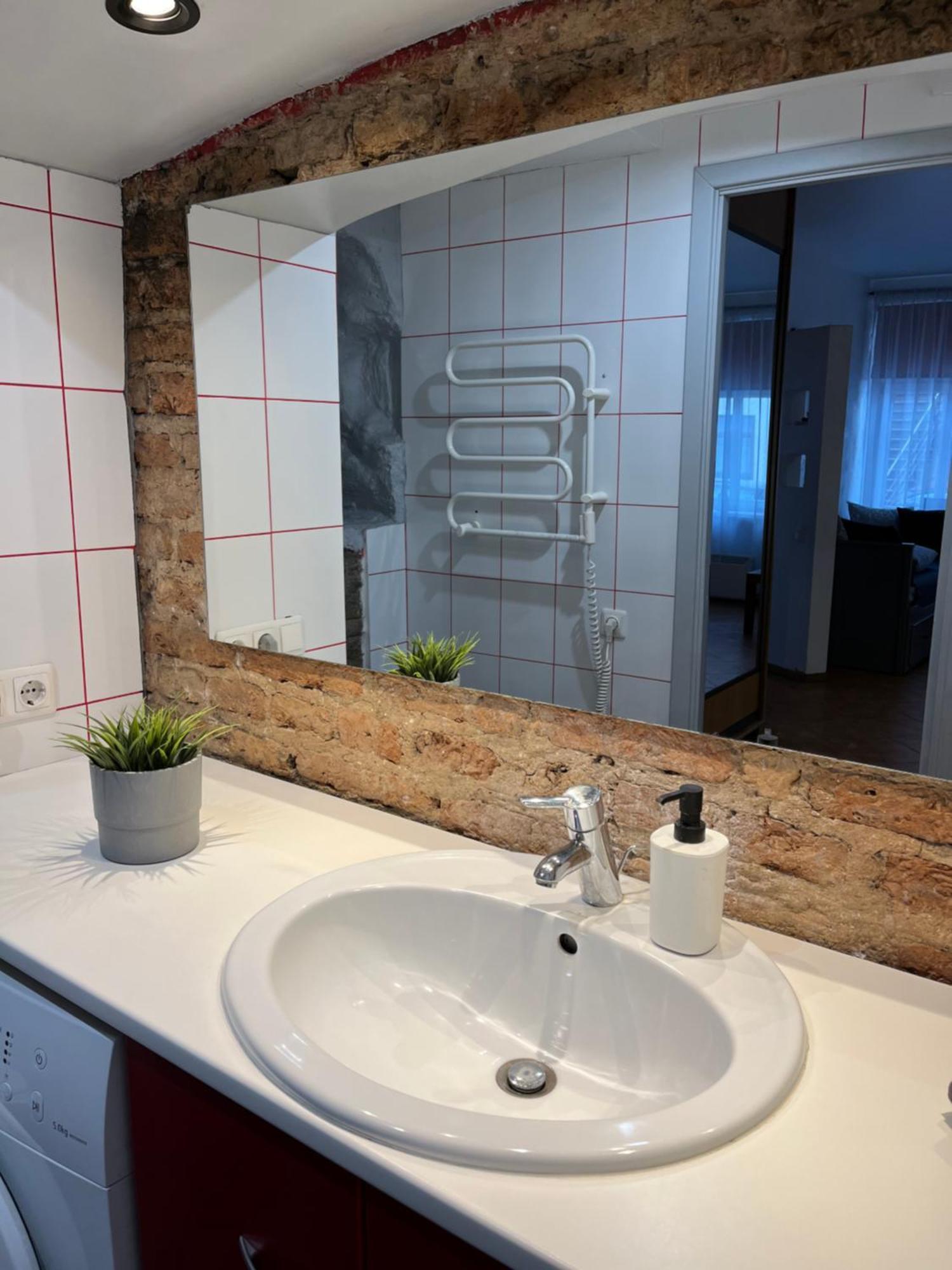 Old Studio Apartment Vilnius Bagian luar foto