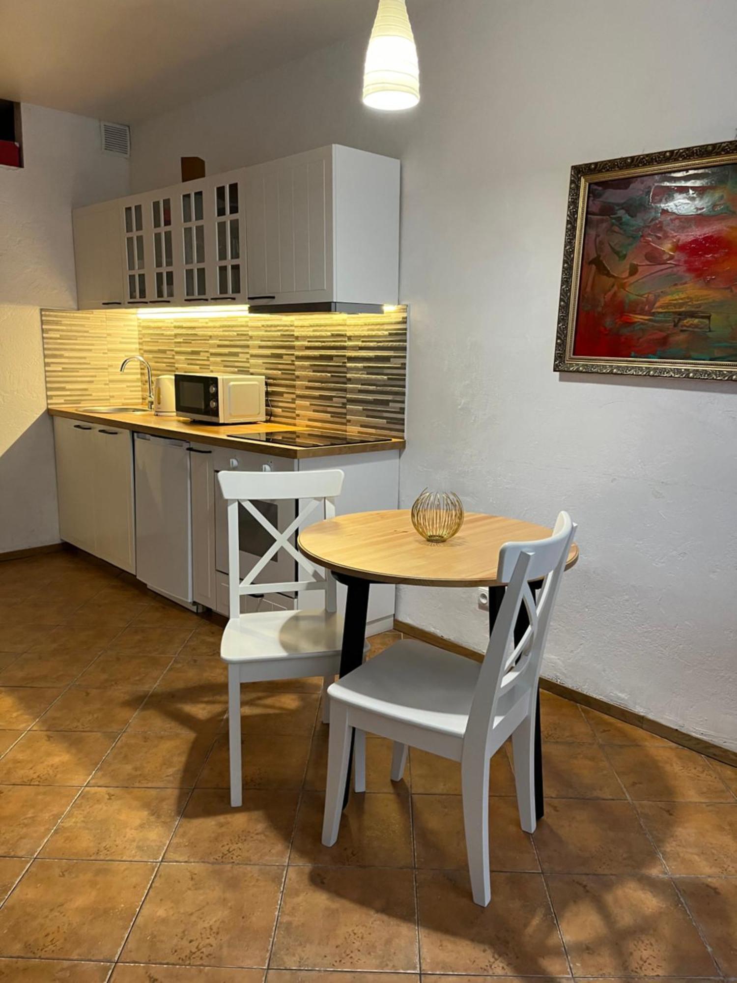 Old Studio Apartment Vilnius Bagian luar foto