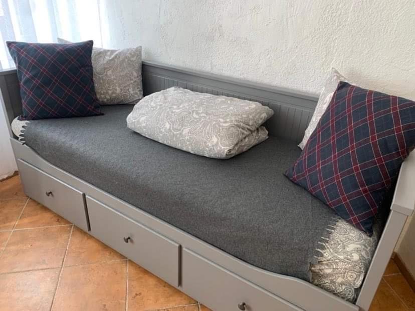 Old Studio Apartment Vilnius Bagian luar foto