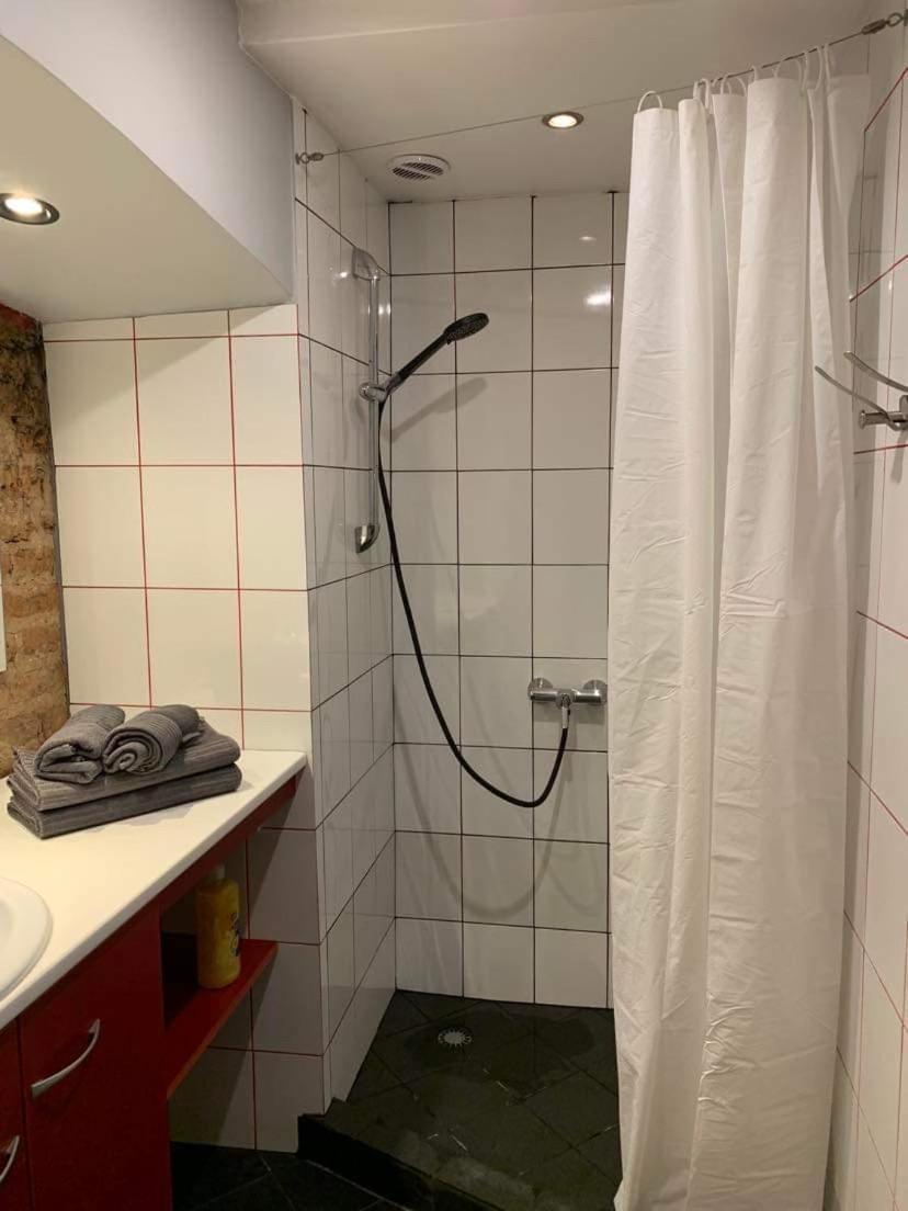 Old Studio Apartment Vilnius Bagian luar foto